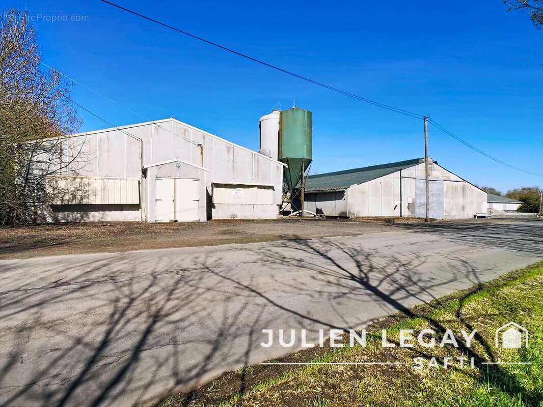 Photo 7 - Commerce à LE BOURDET