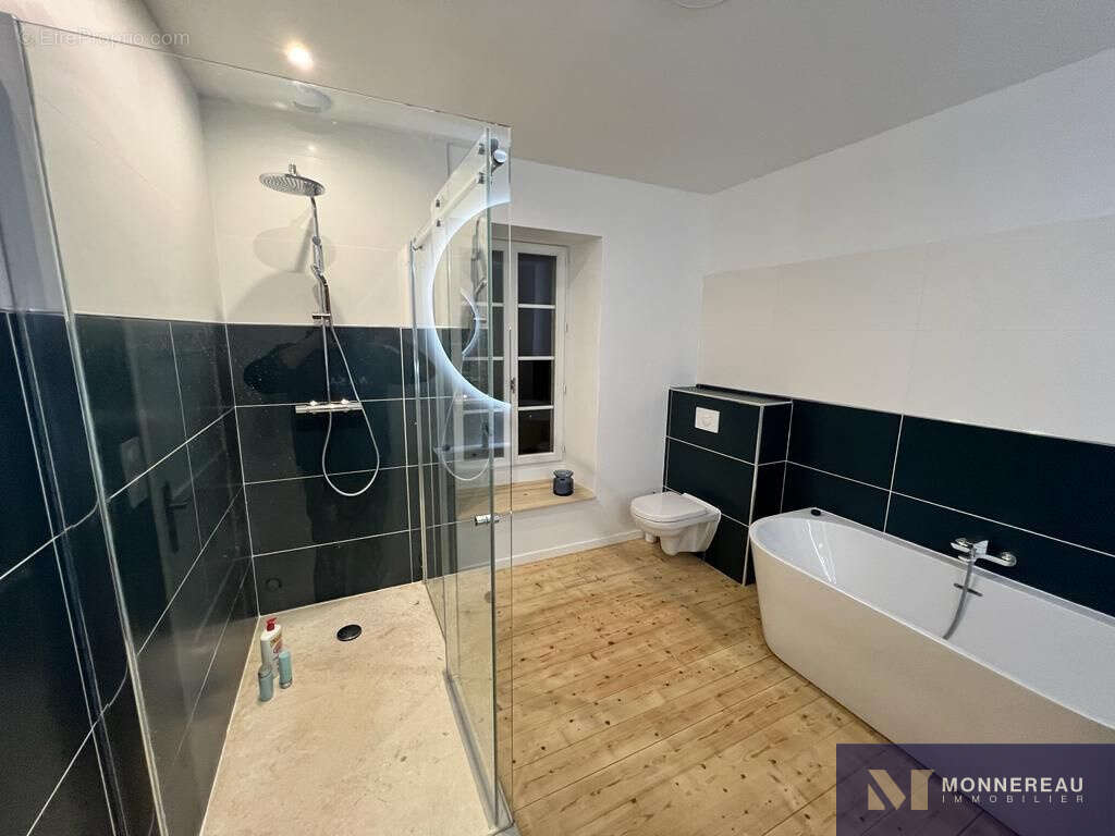 Maison à BARBEZIEUX-SAINT-HILAIRE