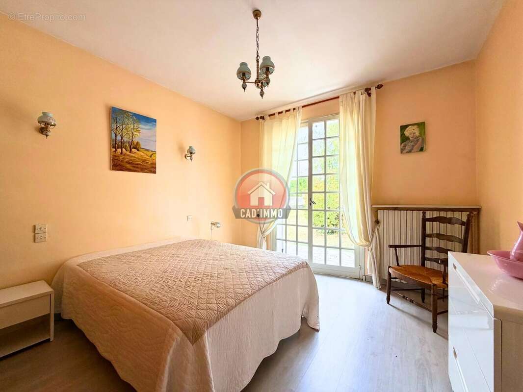 Plain pied de 116 M² 4 chambres, et garage. - photo 5