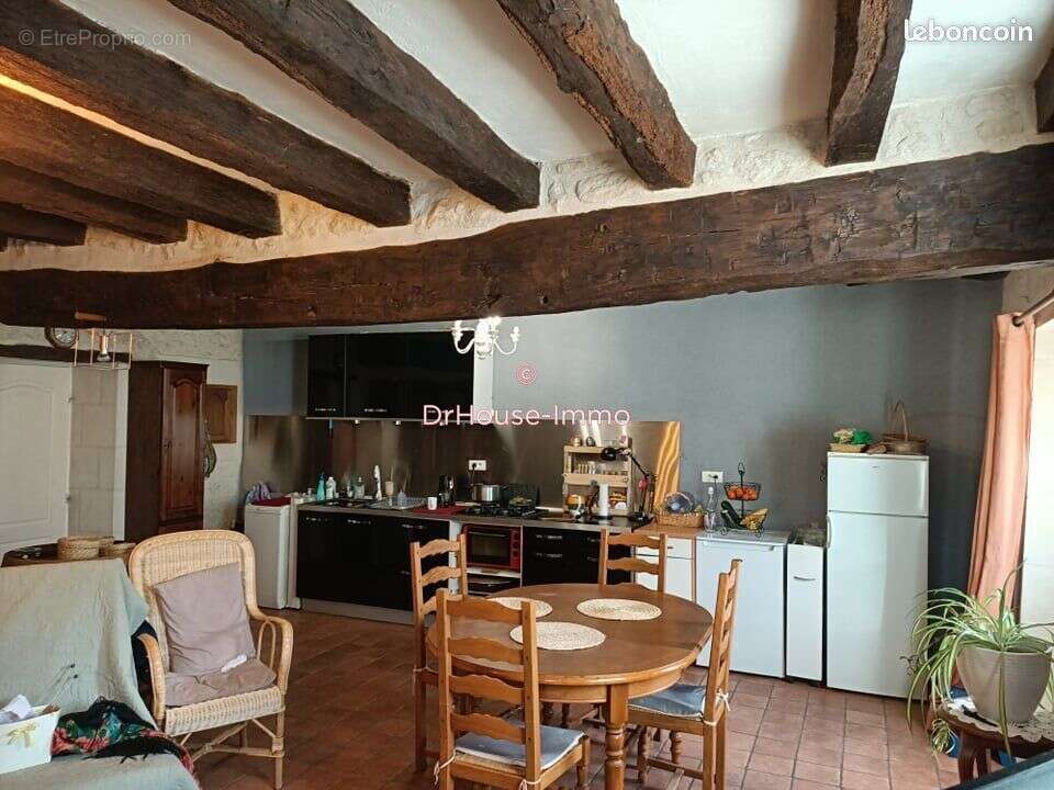 Appartement à CROUZILLES