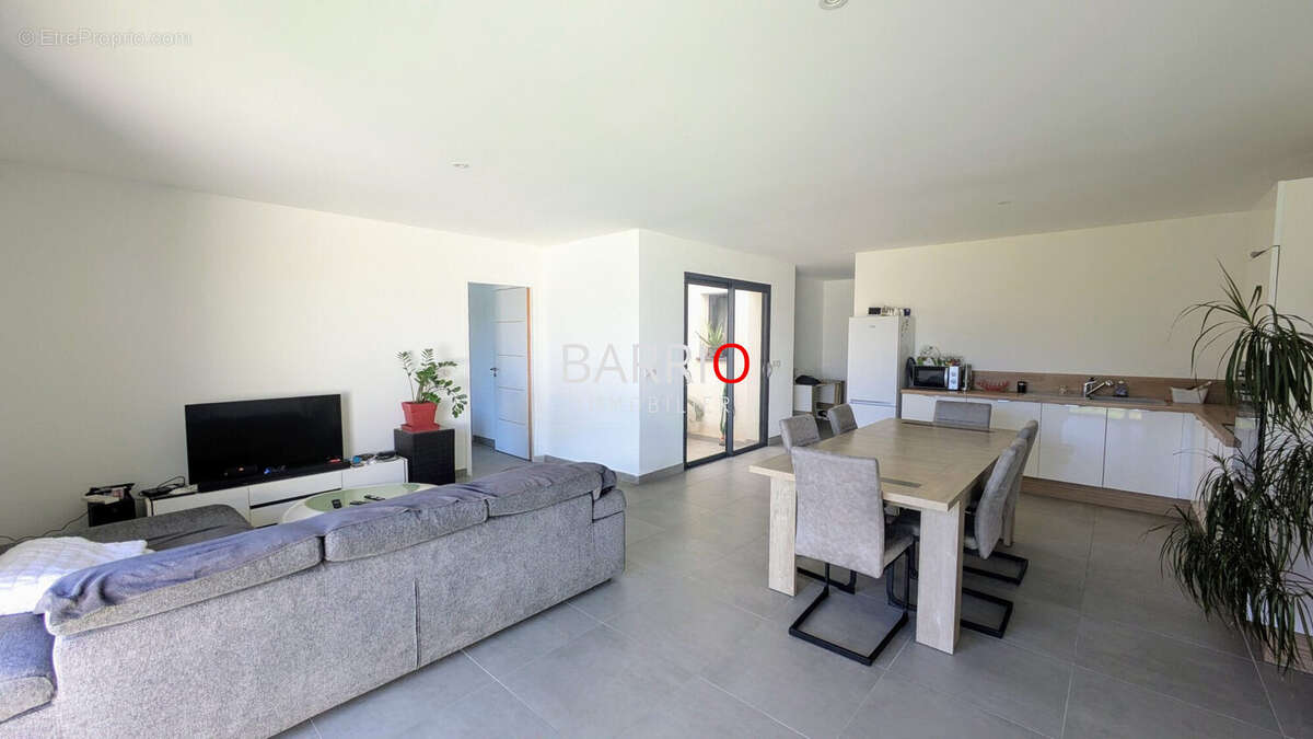 Maison à VILLELONGUE-DELS-MONTS