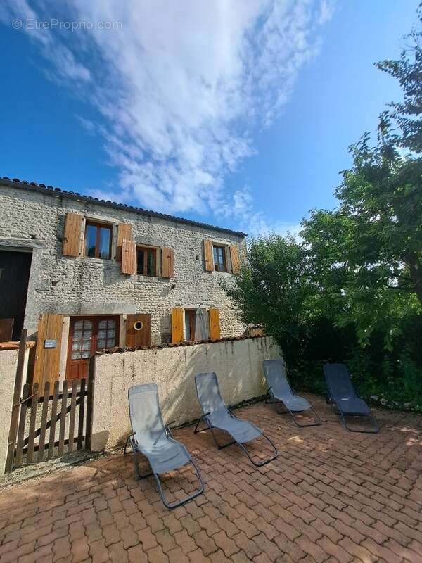 20230716_173111.jpg - Maison à SAINT-PIERRE-DE-JUILLERS