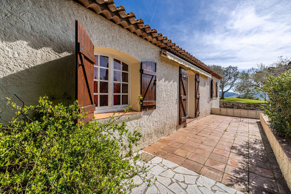 Maison à PLAN-DE-LA-TOUR