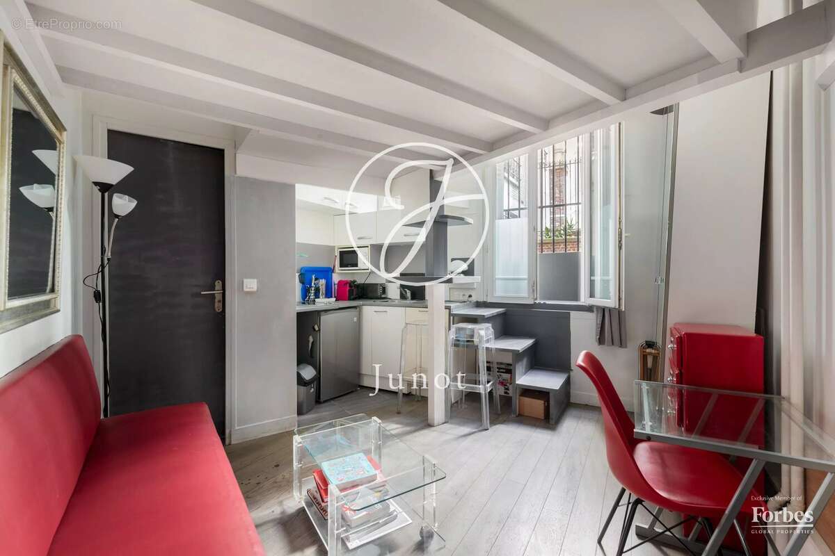 Appartement à PARIS-18E