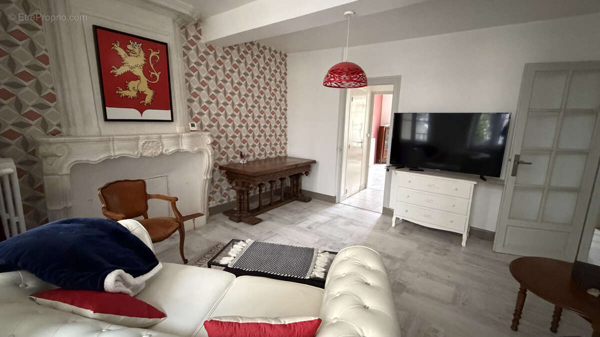 Maison à SAINT-JEAN-D'ANGELY