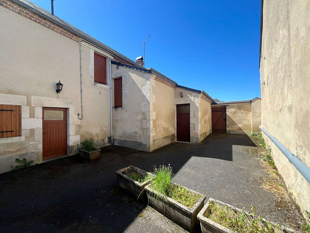 Ensemble immobilier avec dépendances - 229 m2 - photo 14