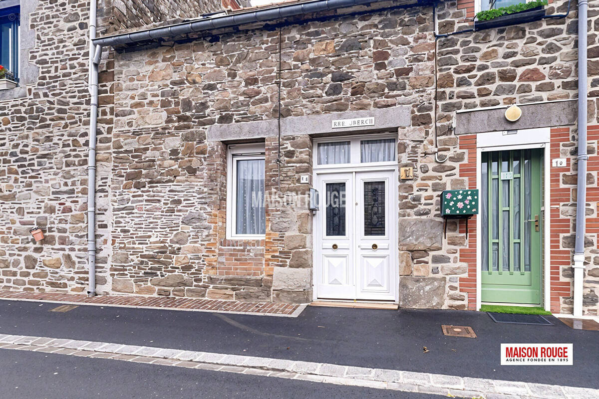 Maison à LE VIVIER-SUR-MER