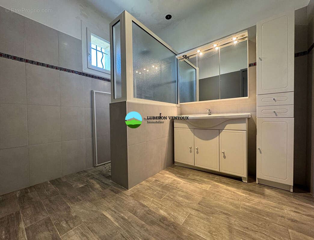 Maison à PERNES-LES-FONTAINES