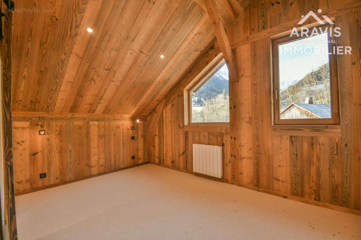 Appartement à LE PETIT-BORNAND-LES-GLIERES