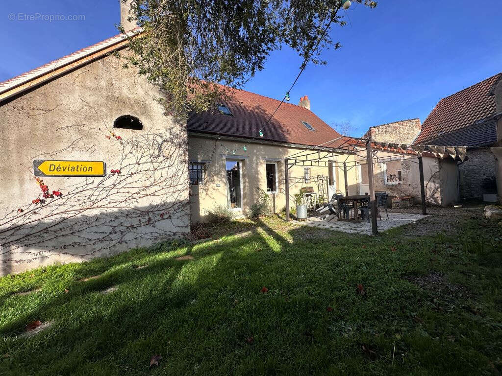 Maison à SAINT-POURCAIN-SUR-SIOULE