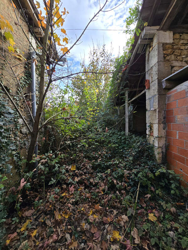 Maison à CHASSENEUIL-SUR-BONNIEURE