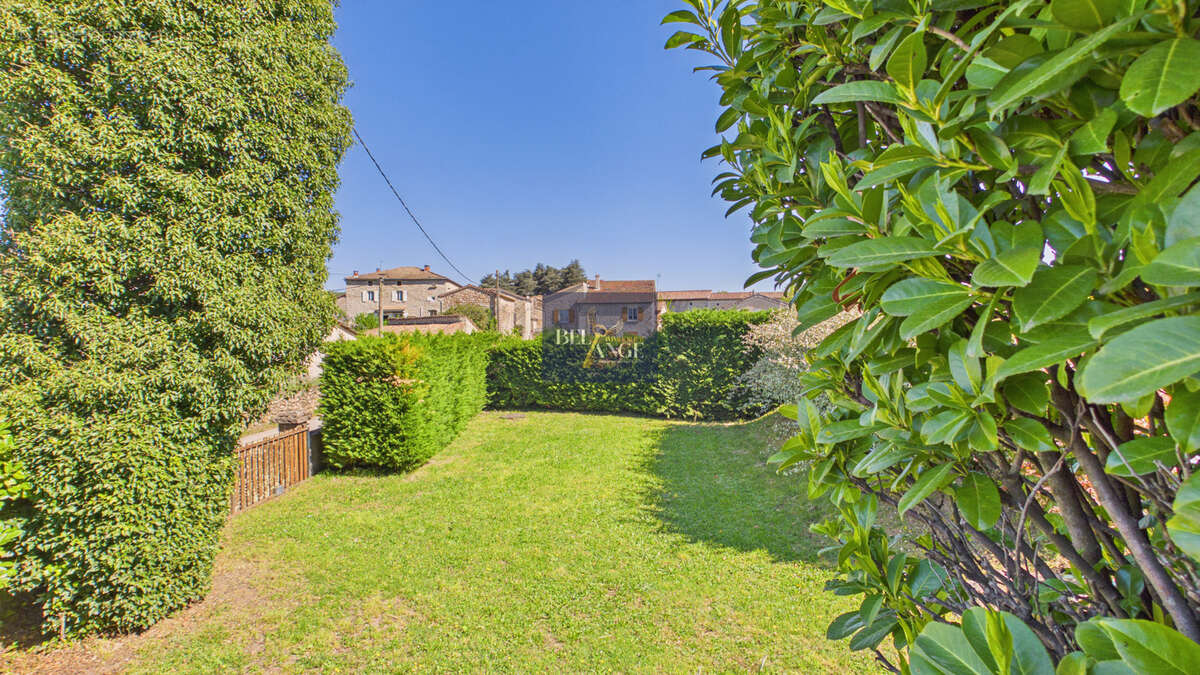 Maison à BERRIAS-ET-CASTELJAU