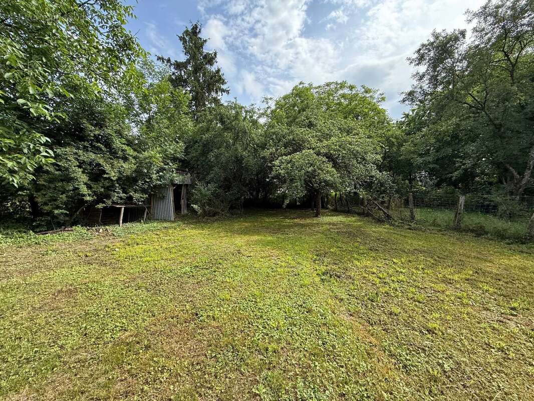Grande ferme villageoise double indépendante à rénover – deux maisons, nombreuses dépendances, presque 1 hectare - photo 26