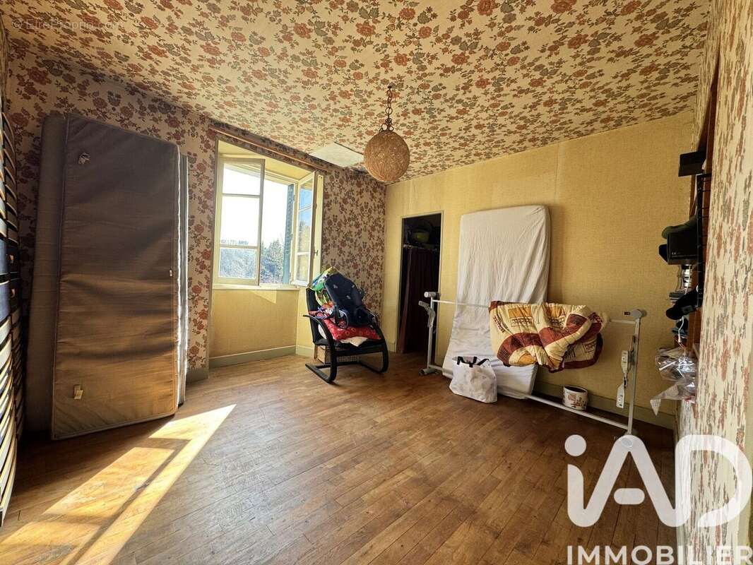 Photo 9 - Maison à ROANNES-SAINT-MARY