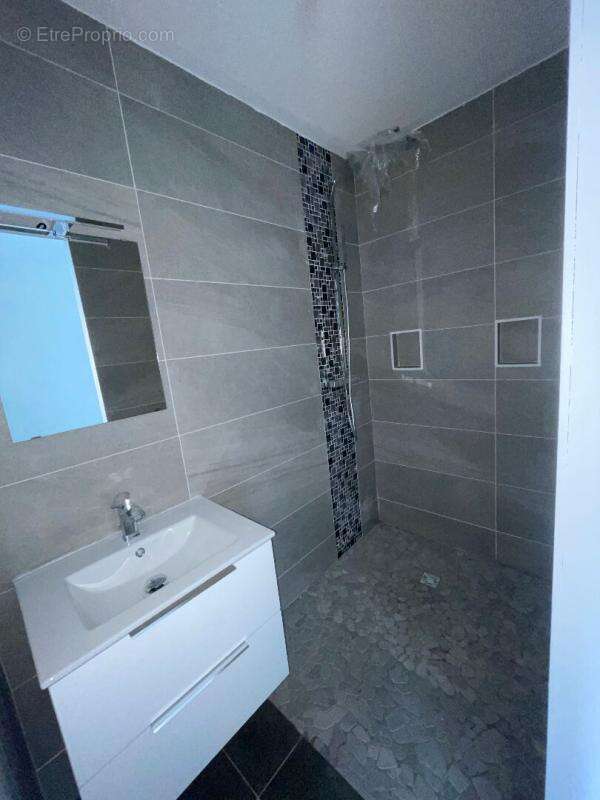 Maison à LA ROCHE-DE-GLUN