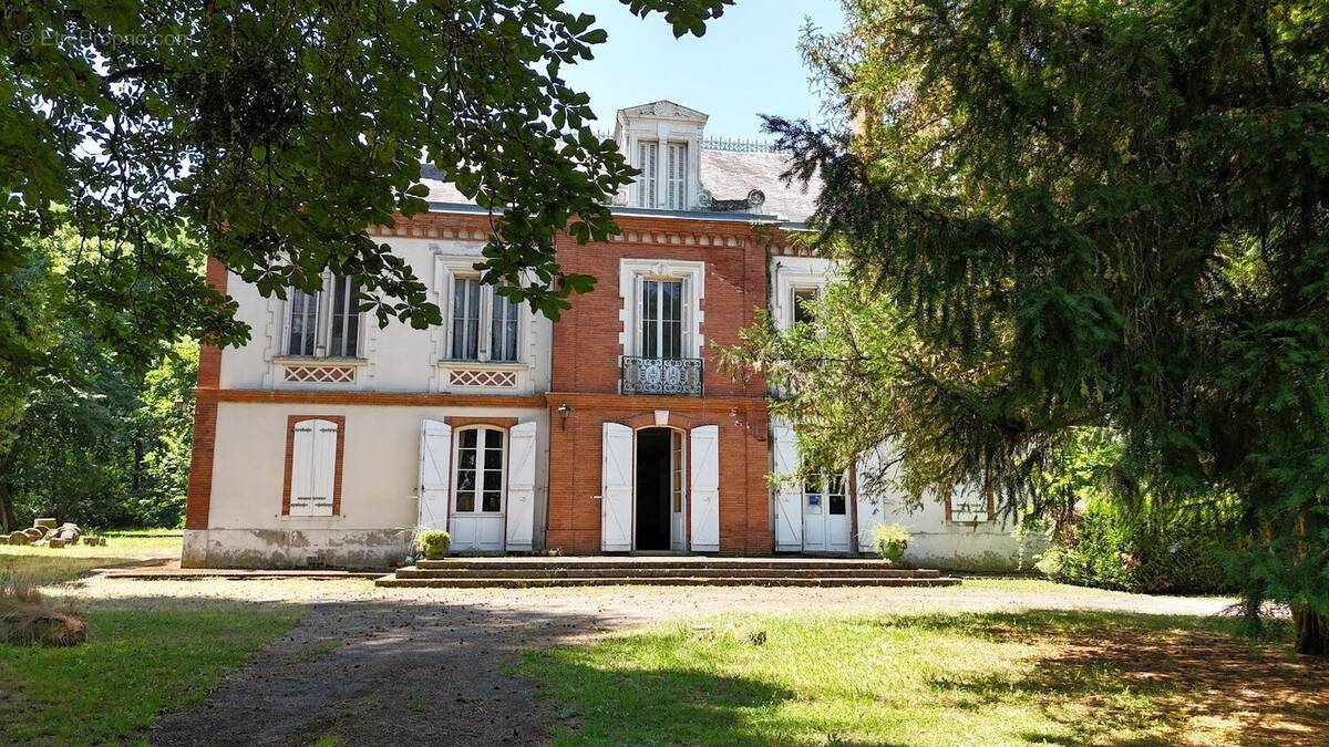 Maison à SAINT-NAUPHARY