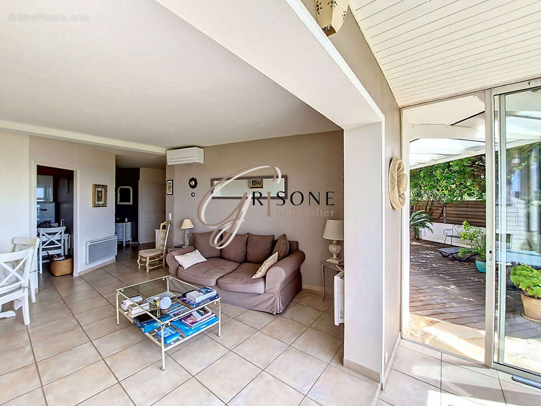 Appartement à SIX-FOURS-LES-PLAGES