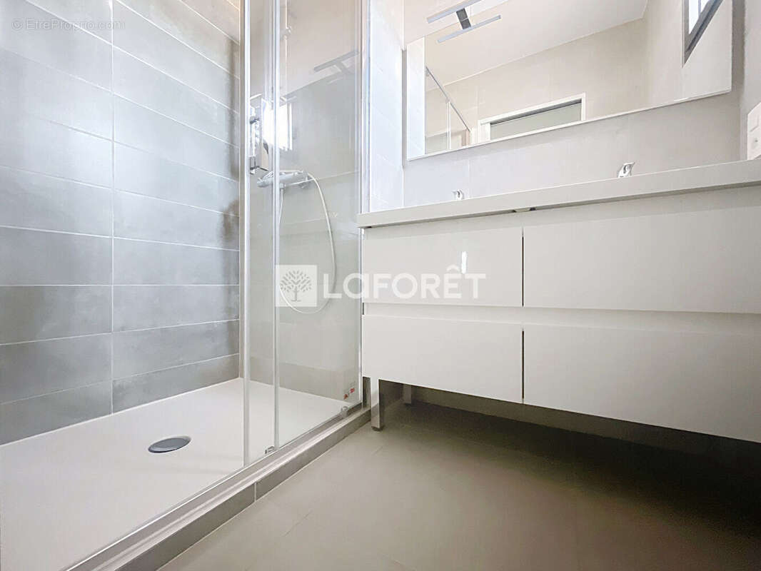 Maison à SAINTE-COLOMBE-DE-LA-COMMANDERIE