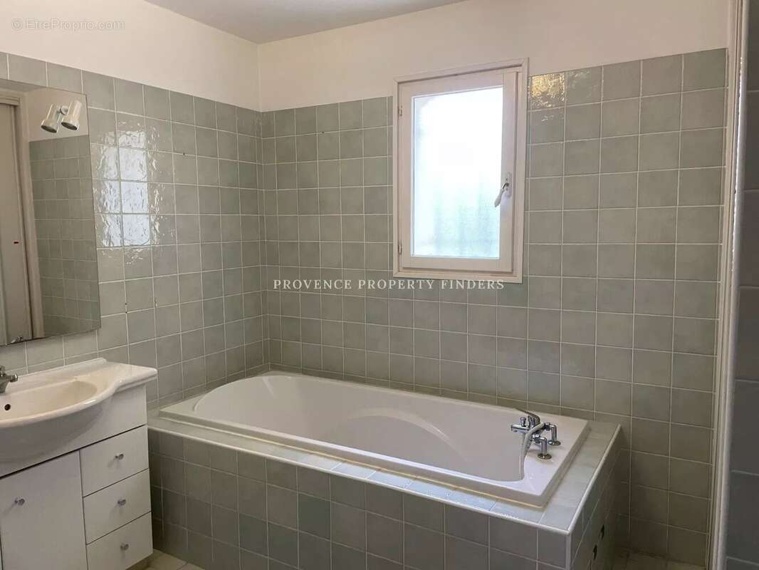 Maison à SAINT-ANTONIN-DU-VAR