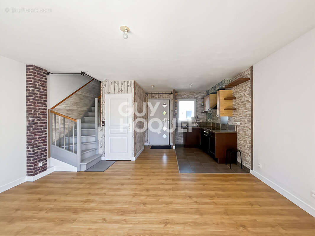 Appartement 3 pièces à vendre à Fontenay Trésigny - photo 2