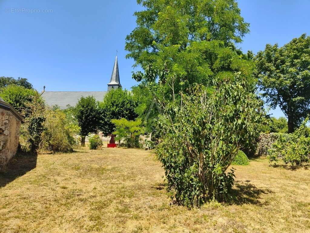Authentique maison de charme avec jardin et dépendances à MONTREUIL-SUR-LOIR - photo 4
