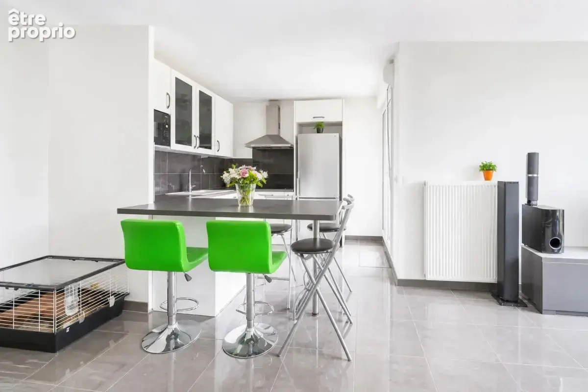 Duplex lumineux 4 pièces à Stains avec extérieurs - photo 3
