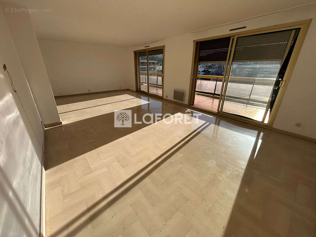 Appartement à MARSEILLE-9E