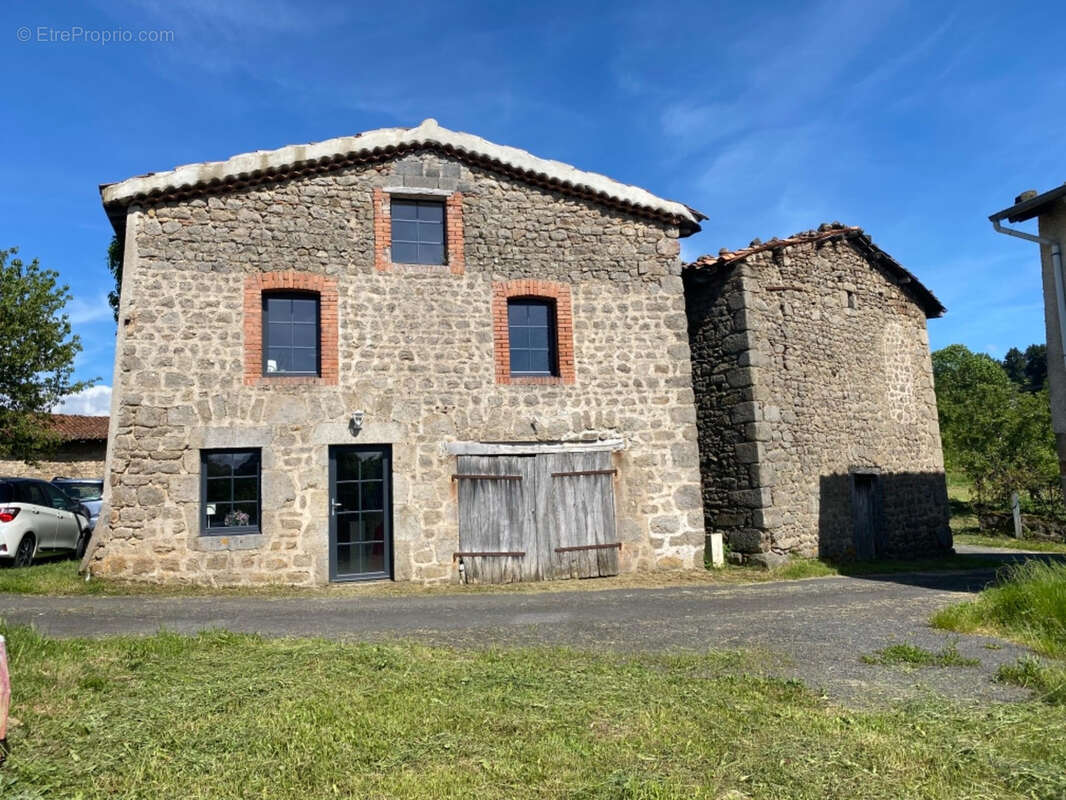 Maison à TOURS-SUR-MEYMONT