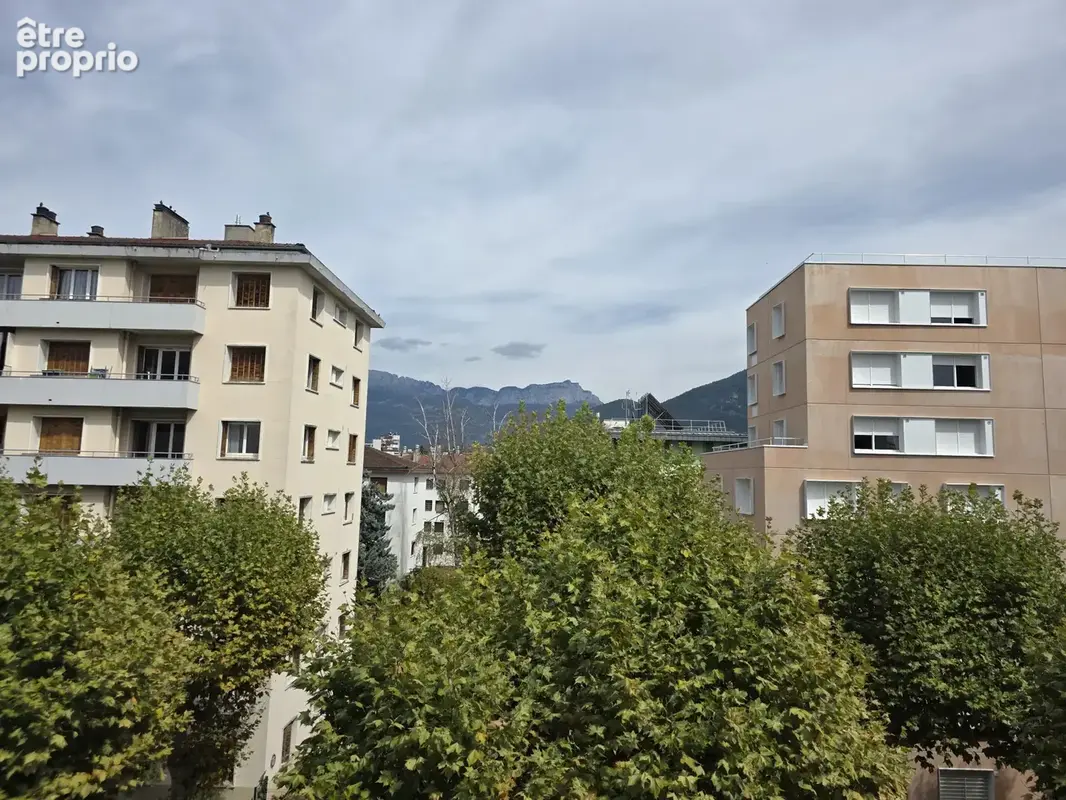 Annecy 74000 - T3  - 2 chambres 70 m2 - A deux pas du centre commercial Courrier - photo 2