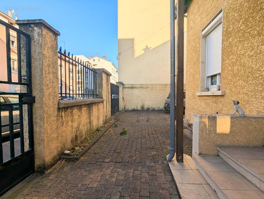 Maison à LYON-8E