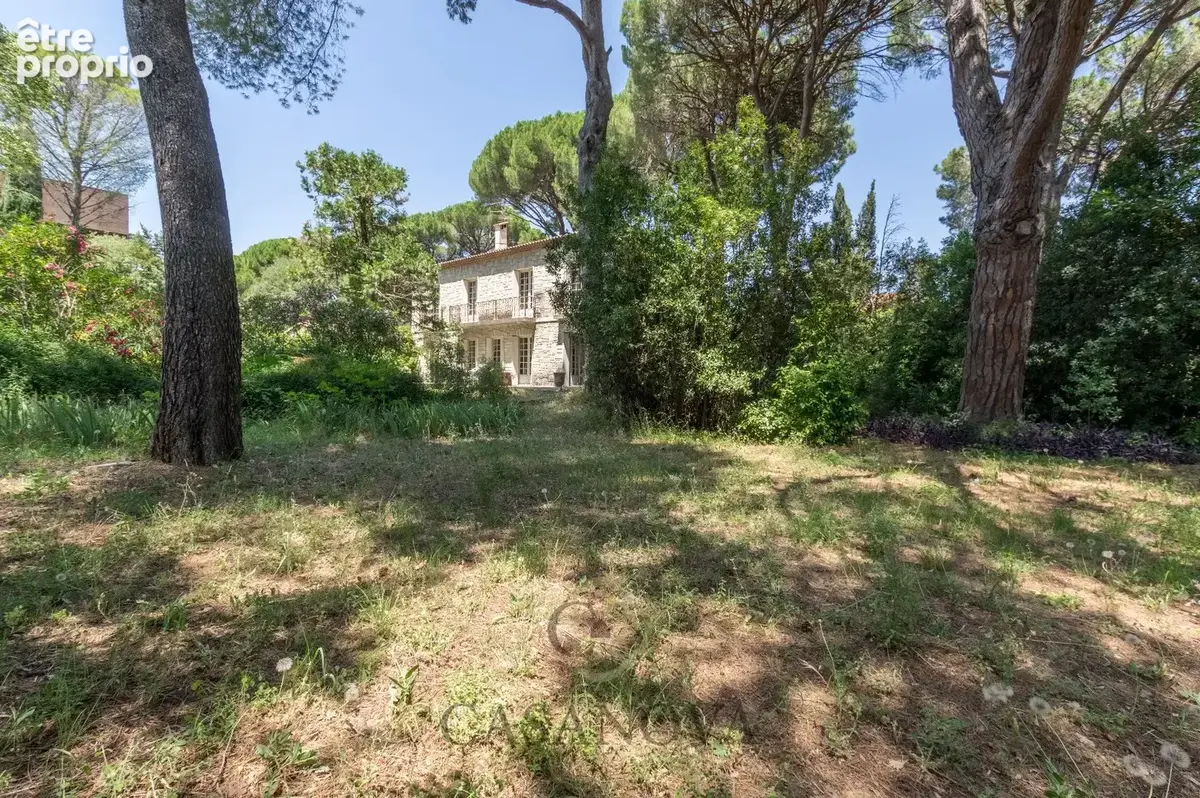 Maison familiale de plus de 270 m² avec parc arboré de 3 000 m² aux Arceaux à Montpellier - photo 6