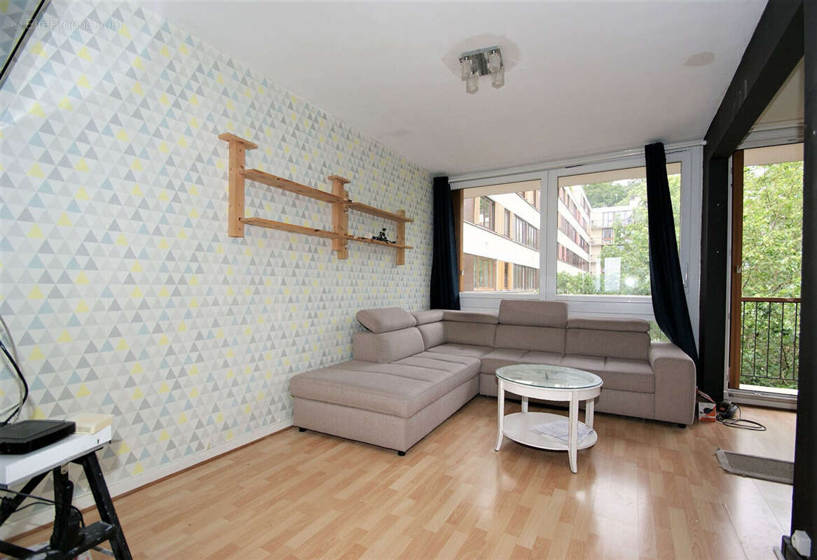 Appartement à FONTENAY-LE-FLEURY