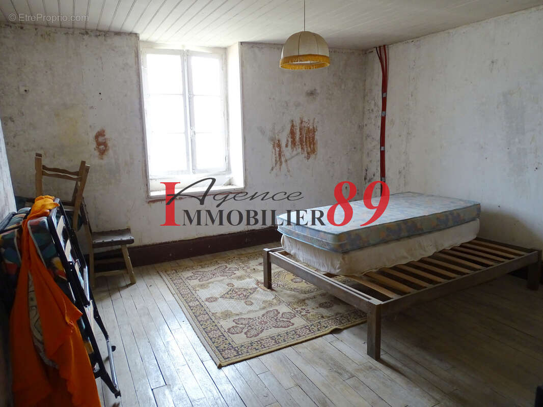 Maison à MONTIGNY-SUR-AUBE