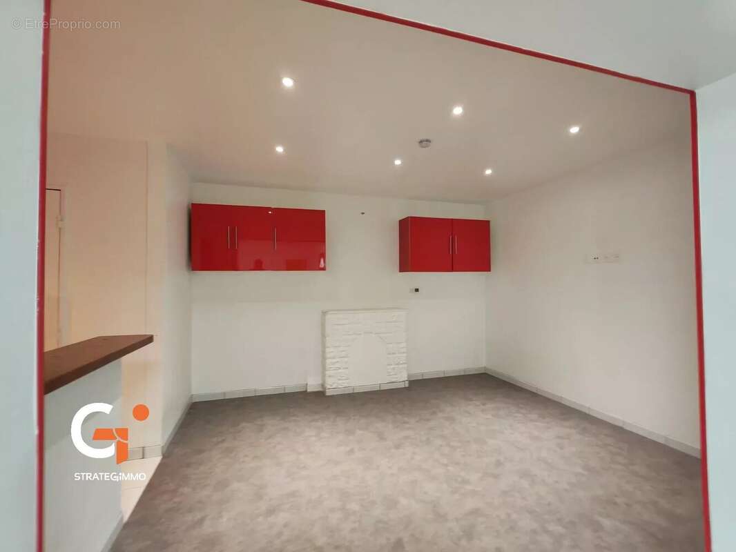 Maison à SAINT-ETIENNE-DU-ROUVRAY