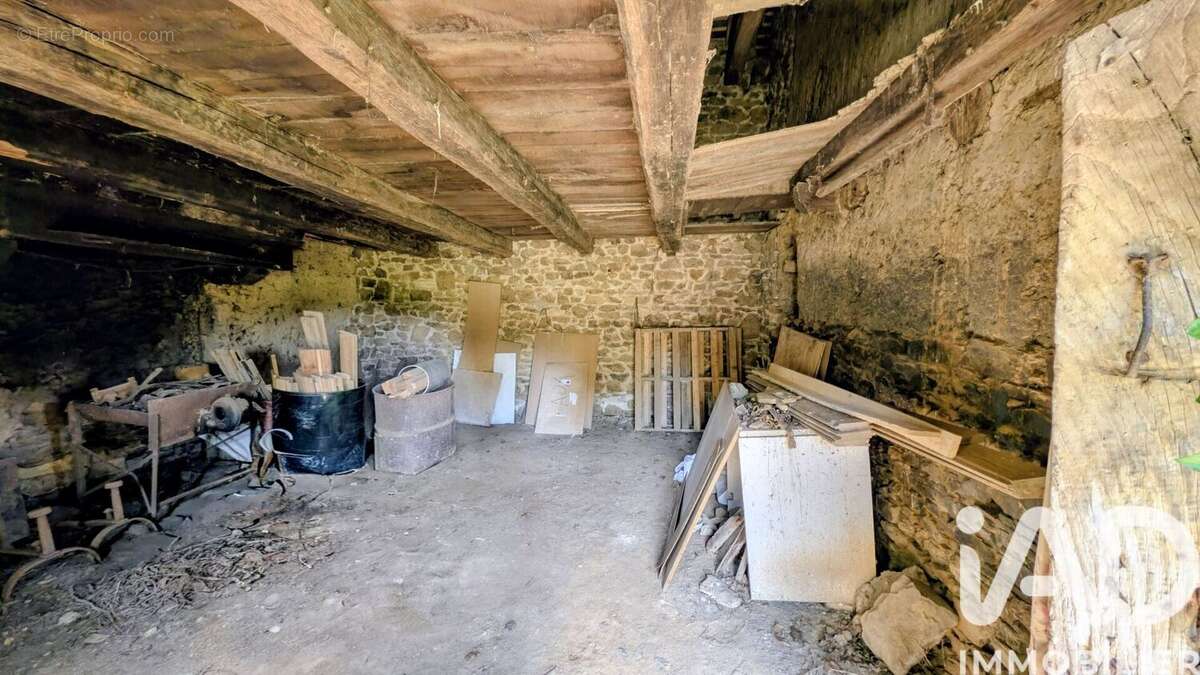 Maison 300 m² à Saint-Thual  - photo 4
