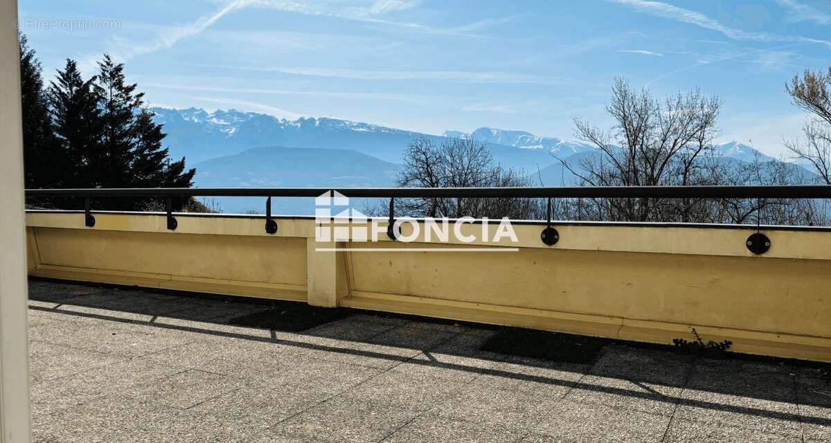 Appartement à CORENC