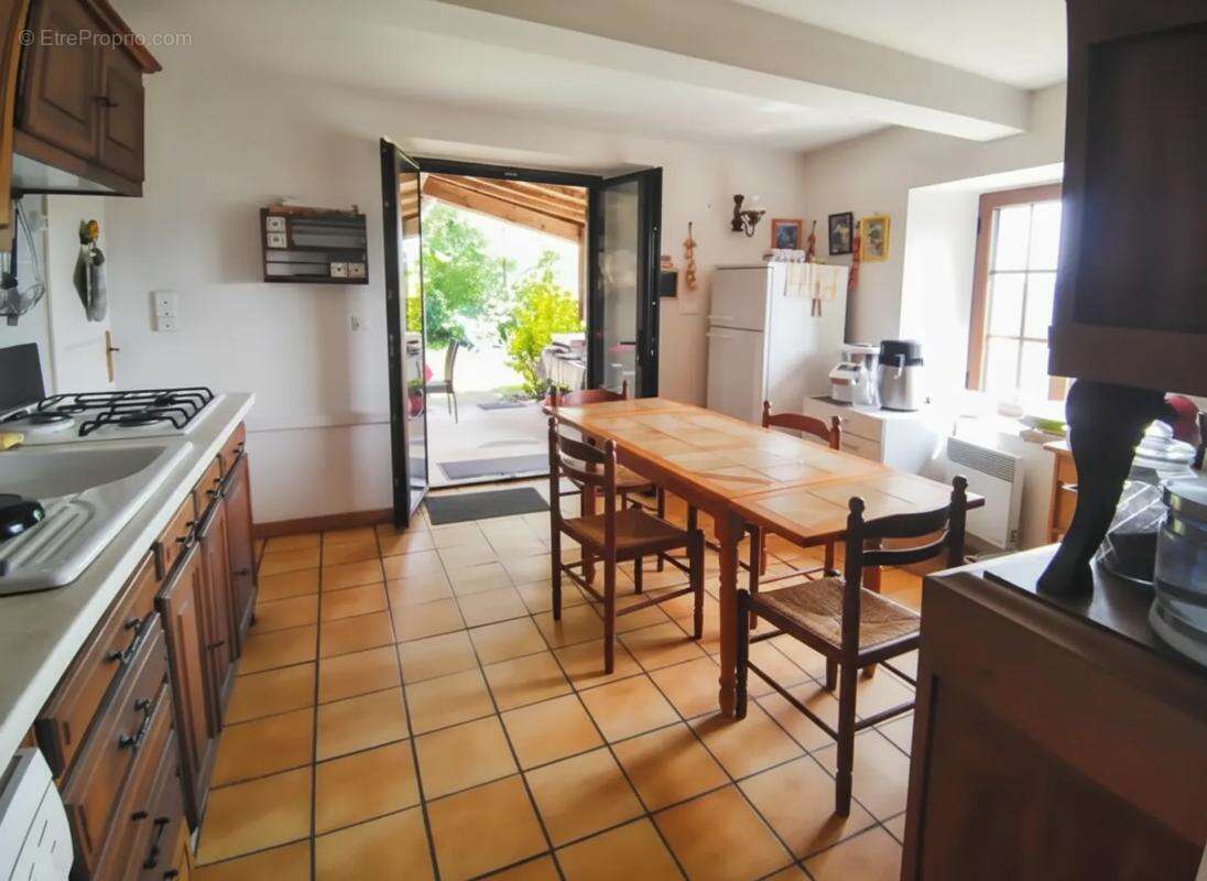 Maison à LA ROQUE-GAGEAC