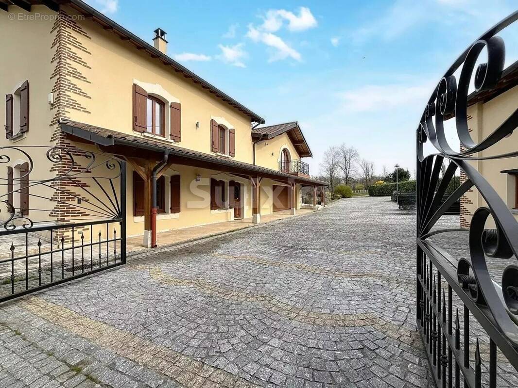 Maison à CHATILLON-SUR-CHALARONNE