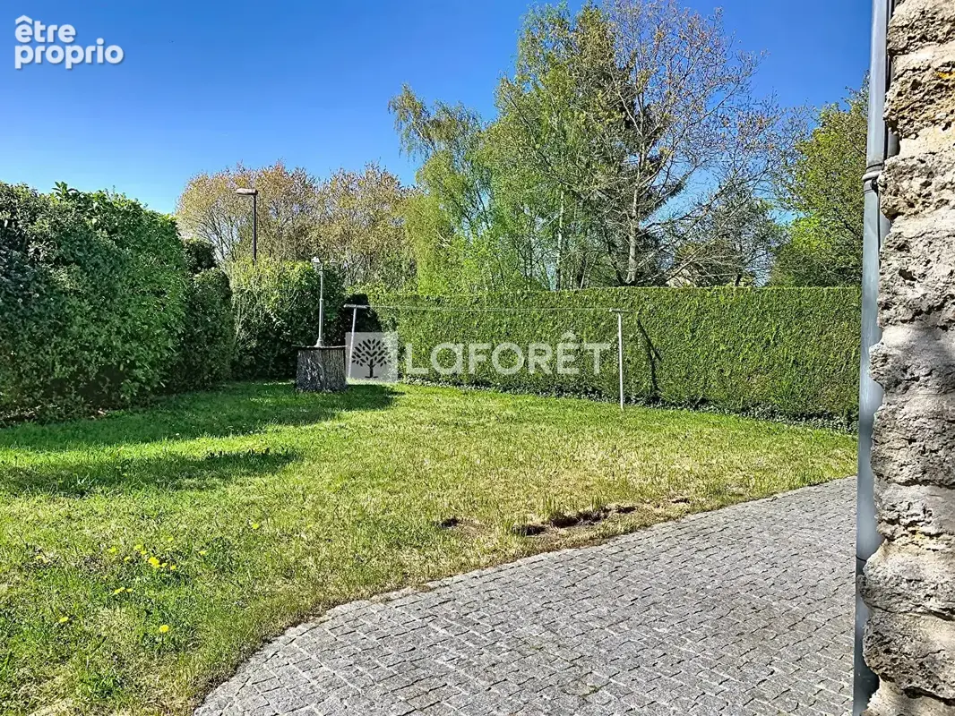 Maison familiale avec dépendances 8 pièce(s) 175 m2 - photo 7