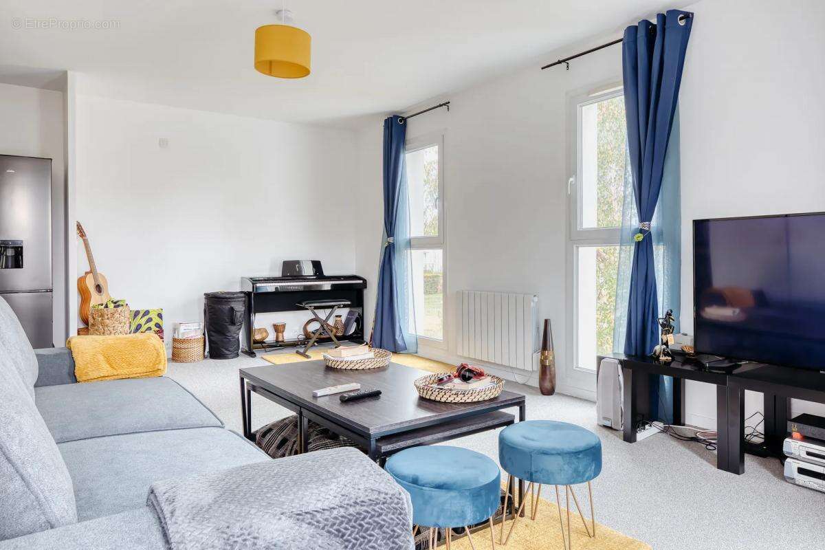 Appartement à VAL-DE-REUIL