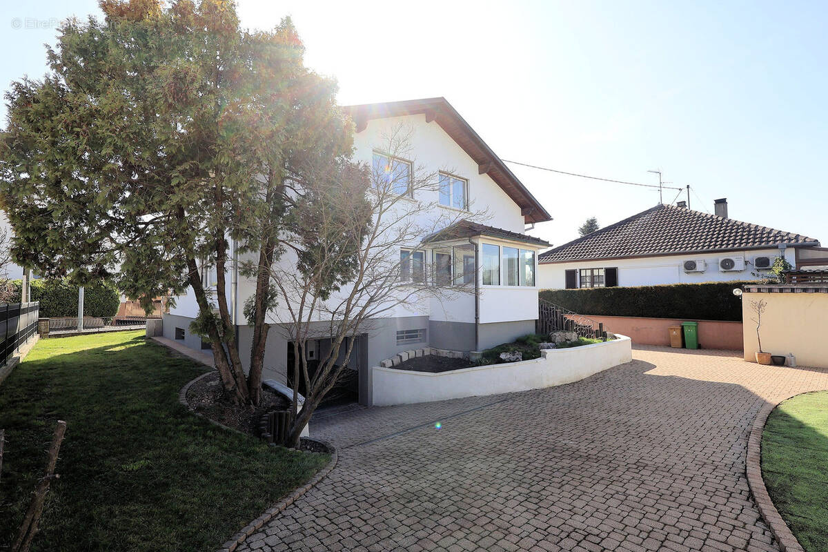 Maison à VILLAGE-NEUF