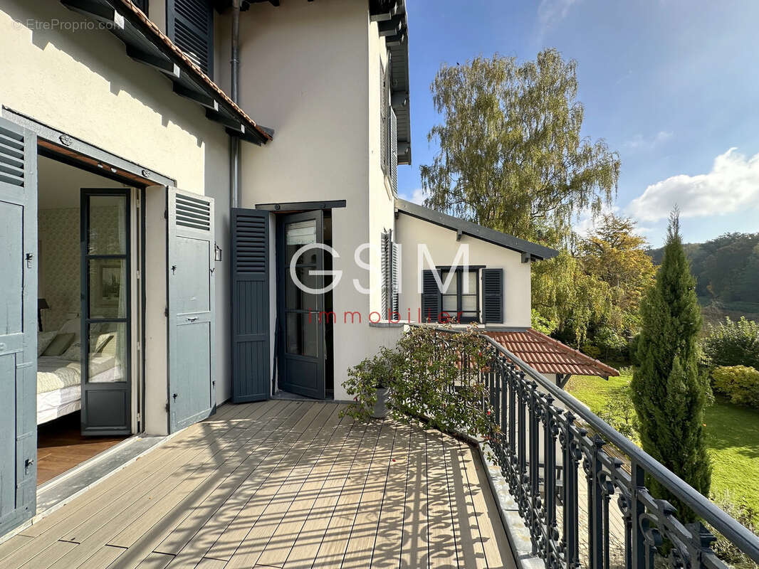 Maison à VILLE-D&#039;AVRAY