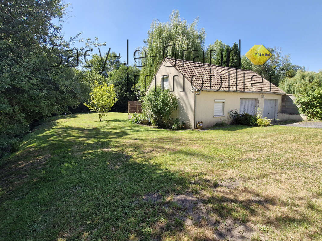 Bel environnement pour cette maison de plain pied - photo 4