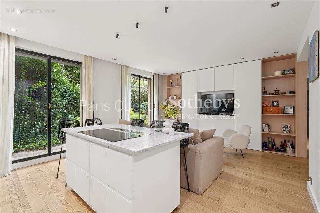 Appartement à NEUILLY-SUR-SEINE