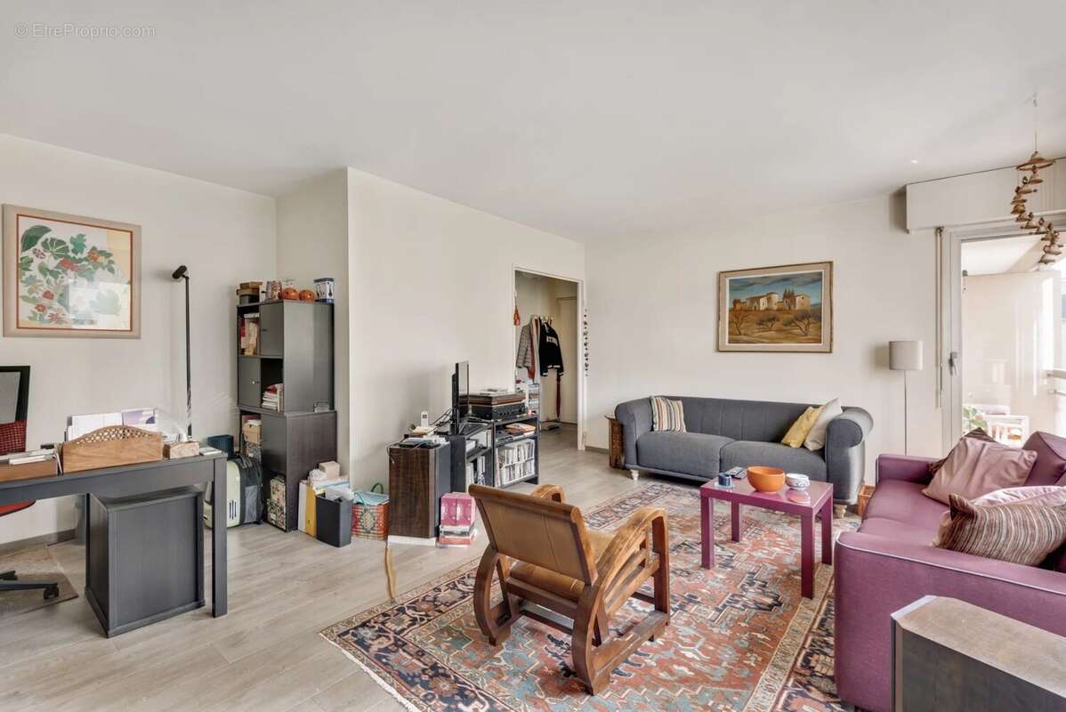 Appartement à COURBEVOIE