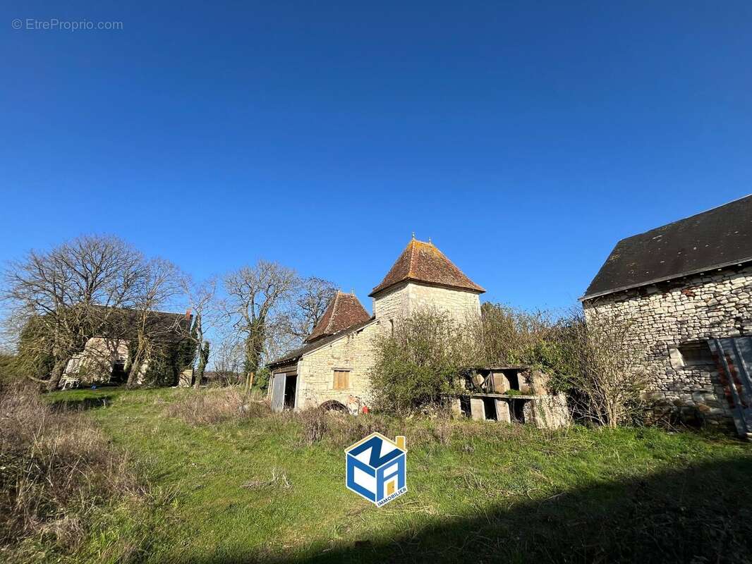 Maison à MARCE-SUR-ESVES