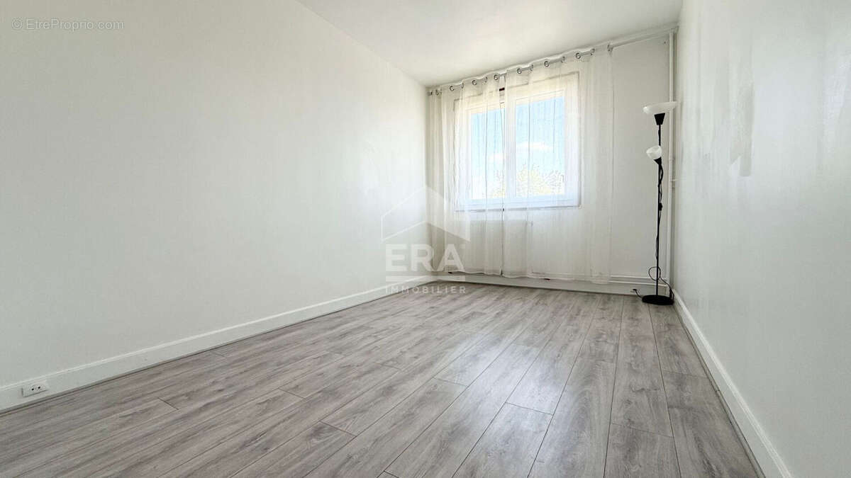 Appartement à CORBEIL-ESSONNES