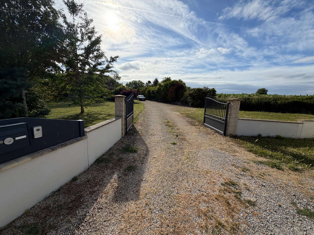 Maison 5 chambres - garage - terrasses - terrain - photo 29
