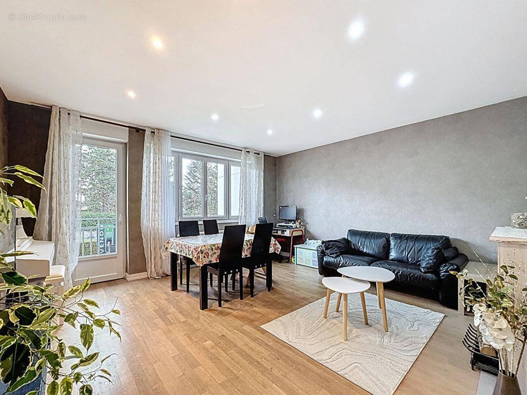 Appartement à TASSIN-LA-DEMI-LUNE