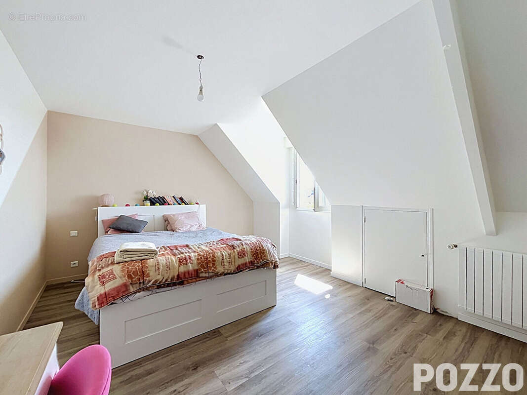 Maison Bréhal (50290) 8 pièce(s) 181 m2 terrain 1050 m² - photo 12